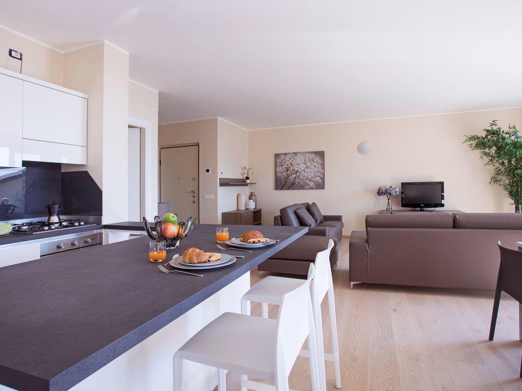 Ossuccio Grande C Home With Pool Sleeps 12 By Italian Apartments 코모 외부 사진