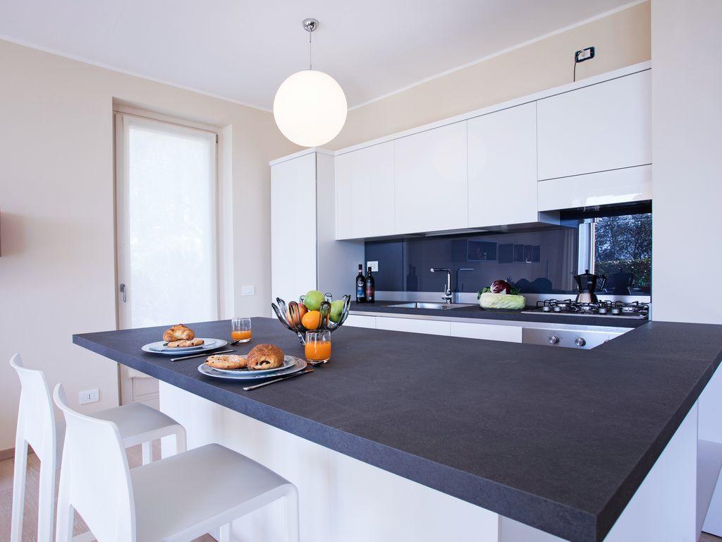 Ossuccio Grande C Home With Pool Sleeps 12 By Italian Apartments 코모 외부 사진