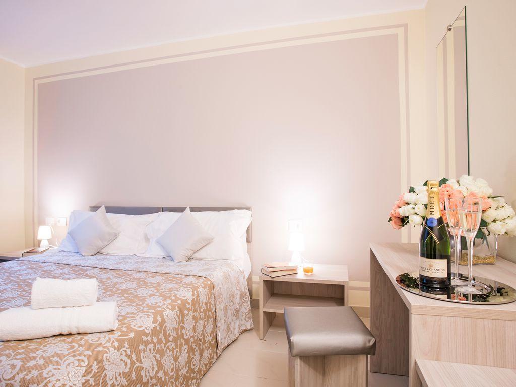 Ossuccio Grande C Home With Pool Sleeps 12 By Italian Apartments 코모 외부 사진