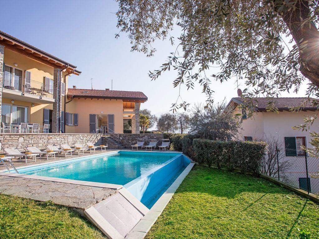 Ossuccio Grande C Home With Pool Sleeps 12 By Italian Apartments 코모 외부 사진
