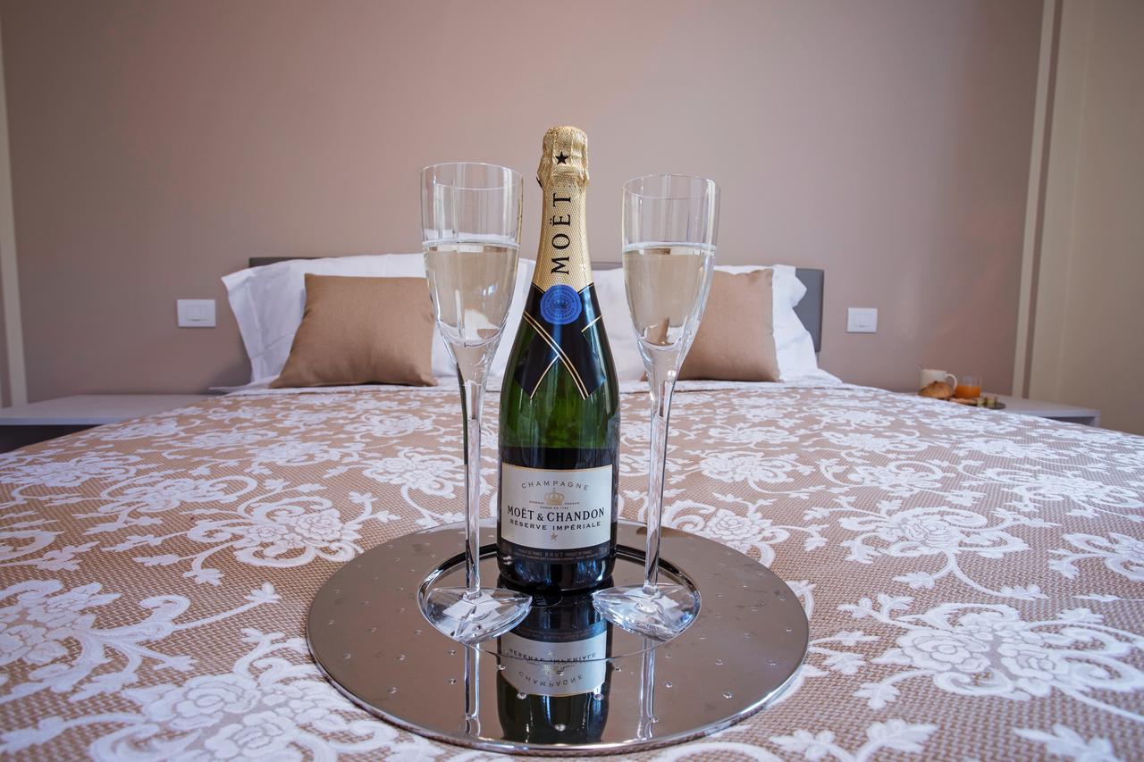 Ossuccio Grande C Home With Pool Sleeps 12 By Italian Apartments 코모 외부 사진
