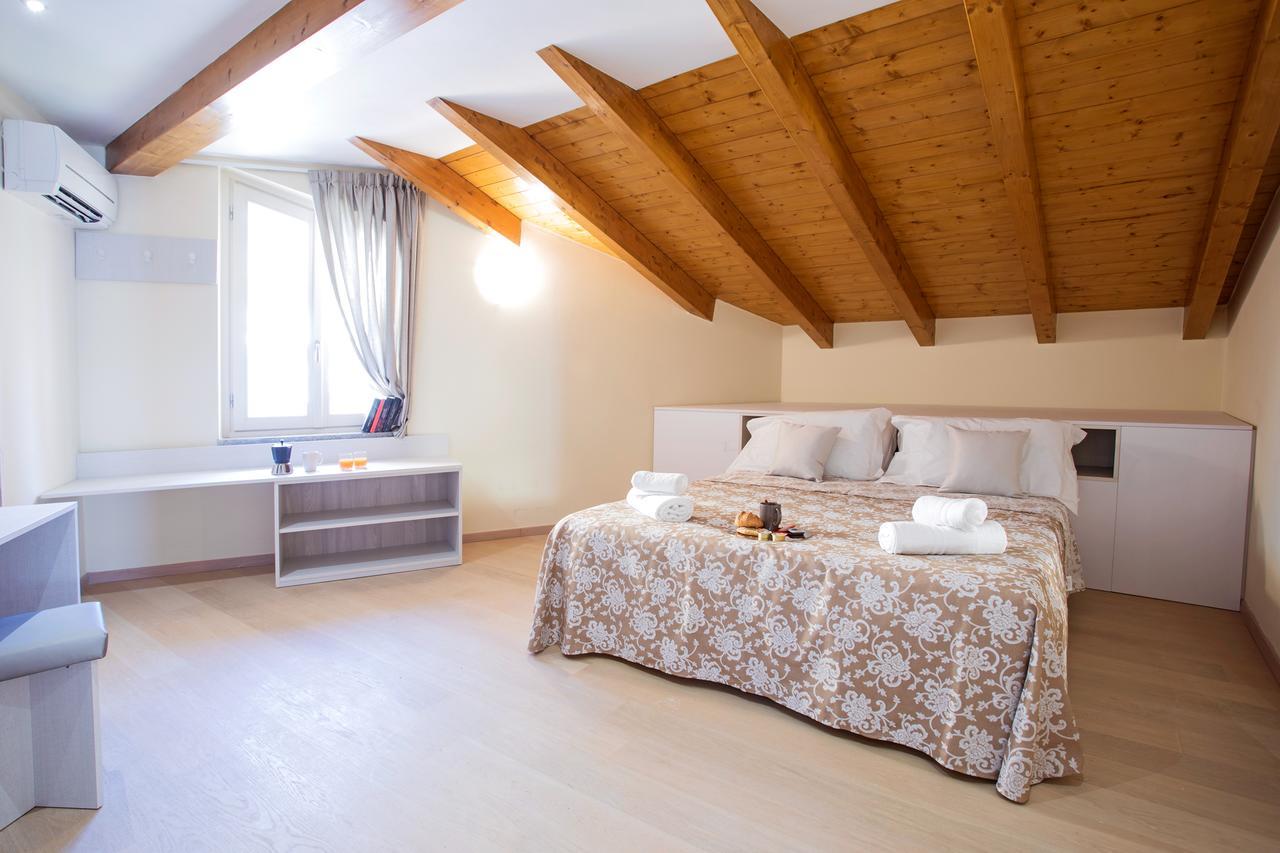 Ossuccio Grande C Home With Pool Sleeps 12 By Italian Apartments 코모 외부 사진
