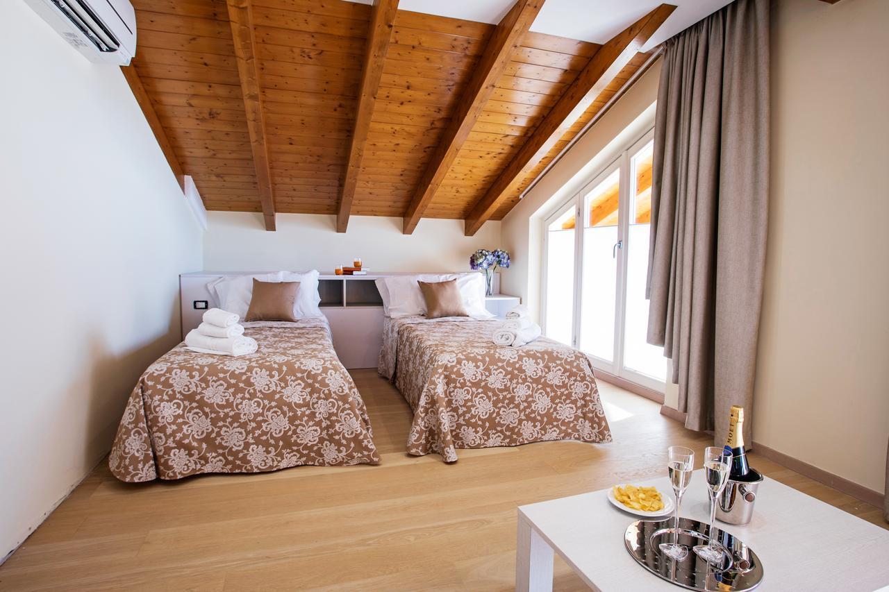 Ossuccio Grande C Home With Pool Sleeps 12 By Italian Apartments 코모 외부 사진